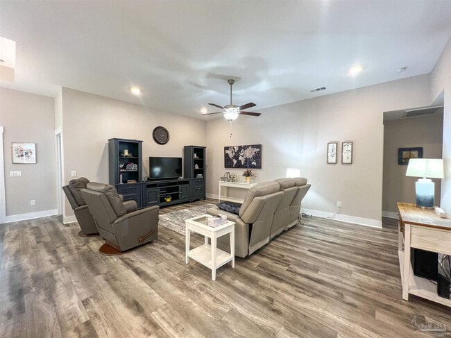 5686 Dunridge Drive in Pace, FL - Building Photo - Building Photo