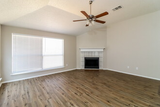 808 Thorton Dr in Cedar Hill, TX - Building Photo - Building Photo