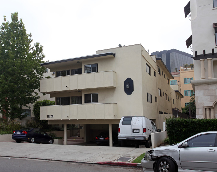 11628 Mayfield Ave in Los Angeles, CA - Building Photo