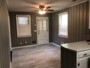 321 Rose Dr in West Columbia, SC - Building Photo - Building Photo