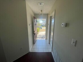 106 Louise Dr in Crestview, FL - Building Photo - Building Photo