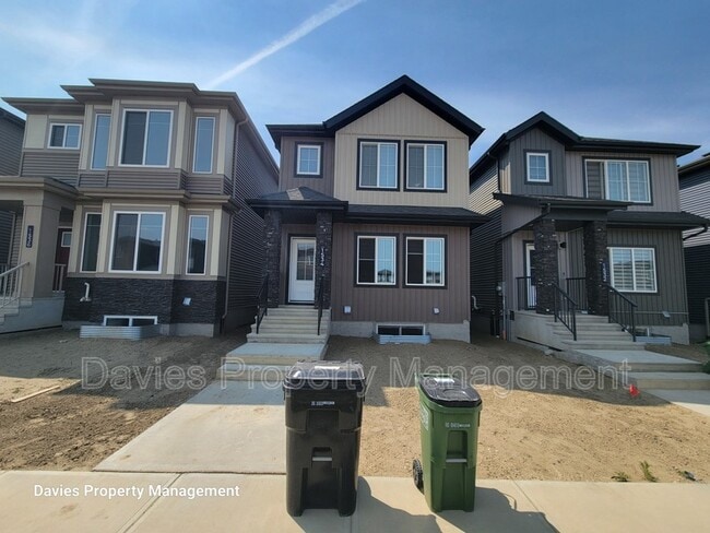 property at 1534 Siskin Link NW