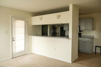 613 Pylon Ct in Virginia Beach, VA - Building Photo - Building Photo
