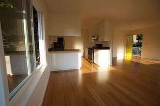 5110 SE 41st Ave in Portland, OR - Building Photo - Building Photo