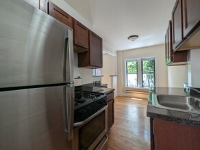 3832 N Fremont St, Unit #3831-217 in Chicago, IL - Building Photo - Building Photo