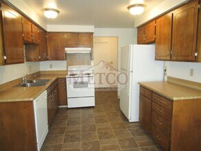 203-205 S 40th Pl in Springfield, OR - Building Photo - Building Photo