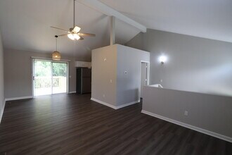 402 Lakeview Dr in Nicholasville, KY - Building Photo - Building Photo
