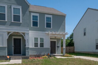 223 Hoskins Ave Dr in Charlotte, NC - Building Photo - Building Photo