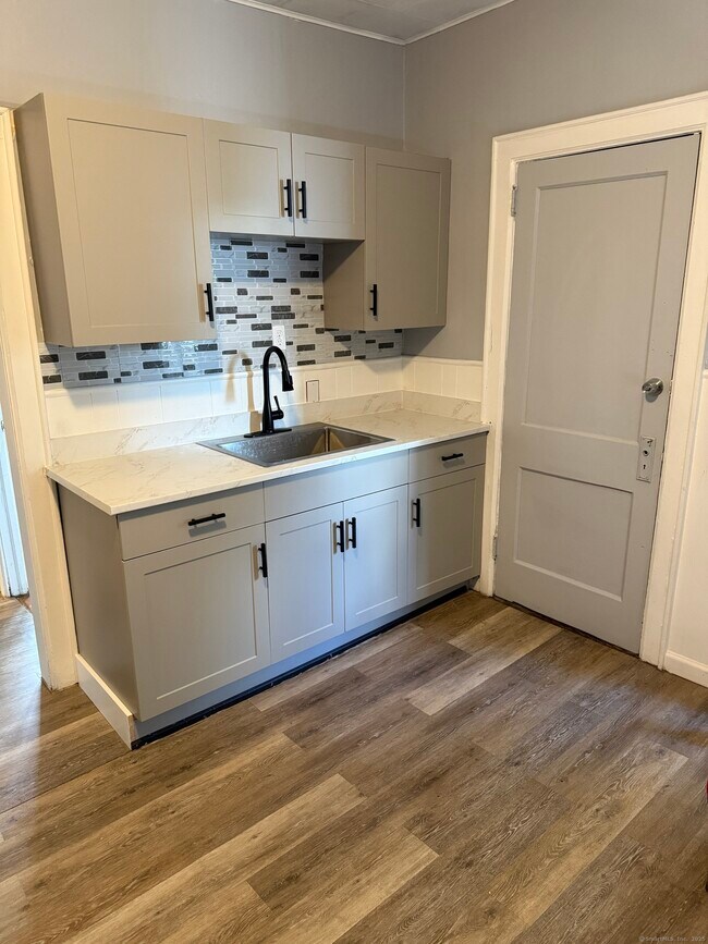 34 Groton St in Hartford, CT - Building Photo - Building Photo
