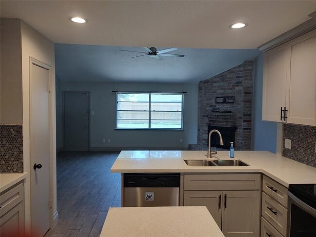 7514 Fuchsia Ln in Humble, TX - Foto de edificio - Building Photo