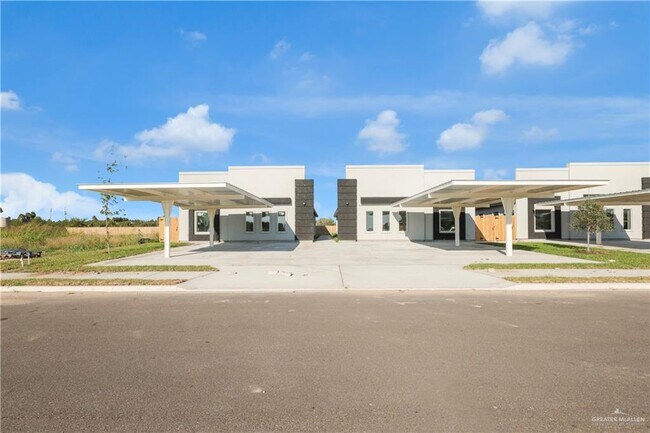 14 E 13th St in San Juan, TX - Building Photo - Building Photo