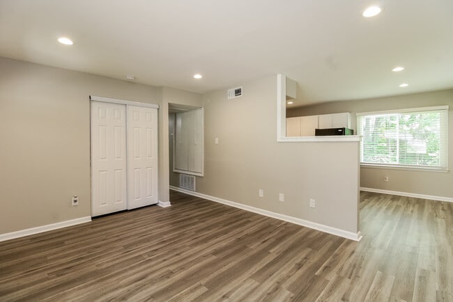 4201 S Jasmin Ct in Winston-Salem, NC - Building Photo - Building Photo