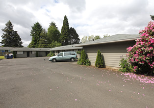 Alder Drive Apartments in Gresham, OR - Foto de edificio - Building Photo