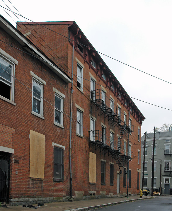 20 East 15th in Cincinnati, OH - Foto de edificio