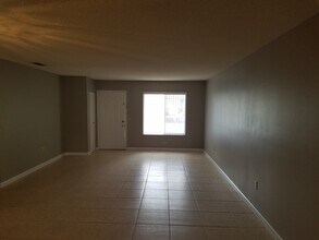 242 Winter Ridge Blvd in Winter Haven, FL - Building Photo - Building Photo