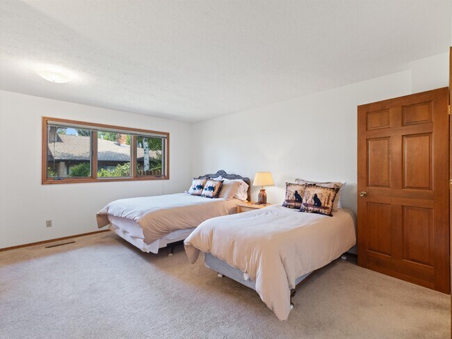 property at 1712 W Olive St