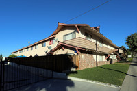 El Rancho Apartments in La Habra, CA - Foto de edificio - Building Photo