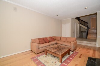 130 Sugar Berry Cir in Houston, TX - Building Photo - Building Photo