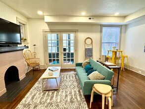 4172 Russell Blvd in St. Louis, MO - Building Photo - Building Photo