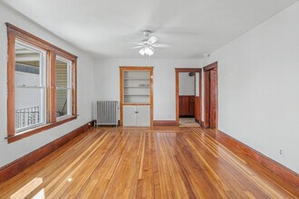 209 Harrison Ave, Unit 2 in Woonsocket, RI - Building Photo - Building Photo