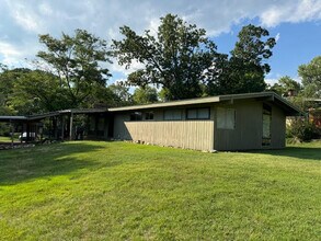 1216 Dubois Ct in Kirkwood, MO - Building Photo - Building Photo
