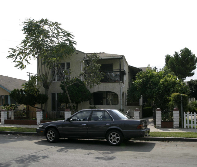 1310 E Hellman St in Long Beach, CA - Foto de edificio - Building Photo