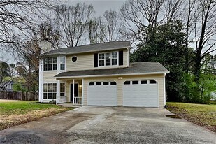 5652 Longbow Dr in Stone Mountain, GA - Building Photo