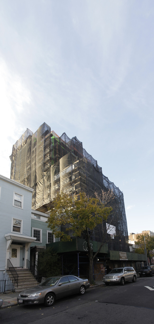 Fino 122 in Brooklyn, NY - Building Photo - Building Photo