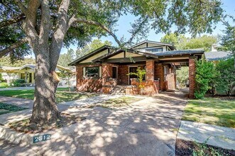 2312 Mistletoe Ave in Fort Worth, TX - Building Photo - Building Photo