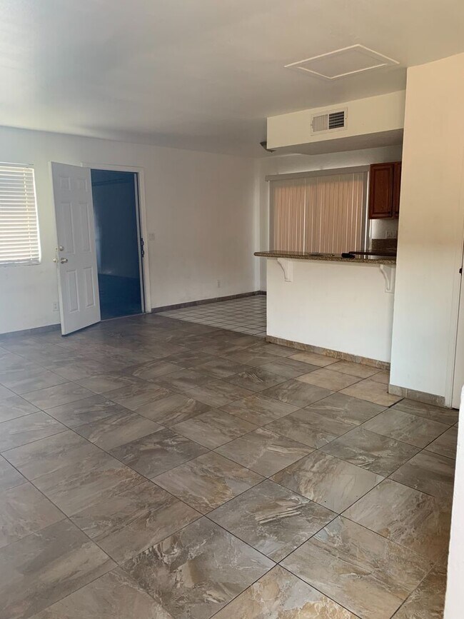 5148 Greene Ln-Unit -Greene Lane Unit B in Las Vegas, NV - Foto de edificio - Building Photo