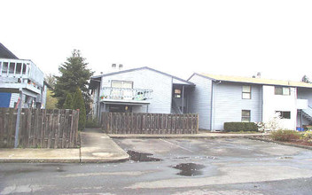 Kimberly Court in Beaverton, OR - Building Photo - Building Photo