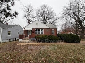 6206 Evergreen Blvd in Berkeley, MO - Building Photo