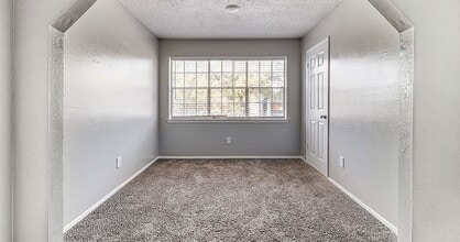 Hawke Apartment Homes in Irving, TX - Foto de edificio - Building Photo