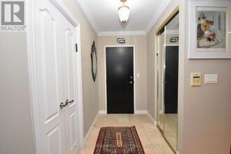 100 Promenade Cir in Vaughan, ON - Building Photo - Building Photo