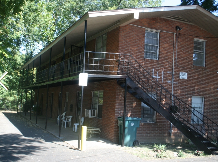 412 E McLemore Ave in Memphis, TN - Foto de edificio