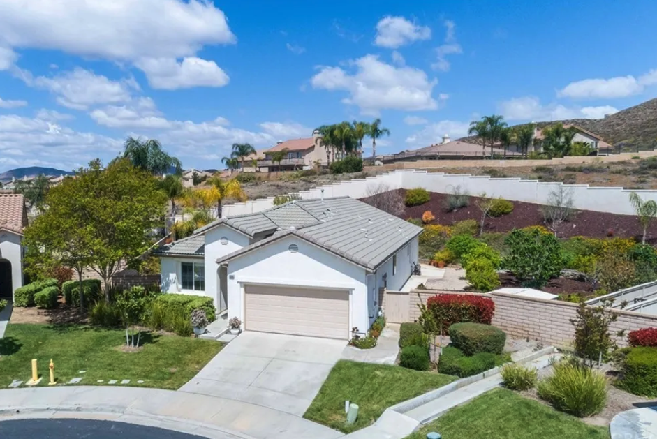 29285 Sand Creek Cir in Menifee, CA - Building Photo