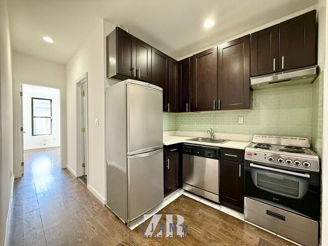 property at 32 Garnet St
