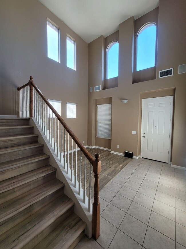 5354 Janero Way in Sacramento, CA - Building Photo - Building Photo
