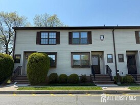 121 Dunham Ave in Edison, NJ - Building Photo