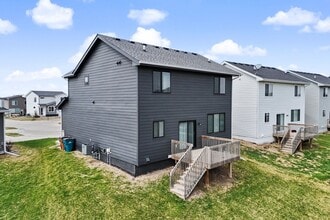 1401 NE Savana Dr in Grimes, IA - Building Photo - Building Photo