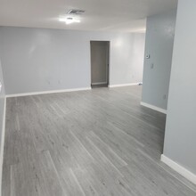 965 McMahon Ave NW in Port Charlotte, FL - Building Photo - Building Photo