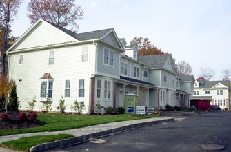 North Gate at Cranford in Cranford, NJ - Building Photo - Building Photo