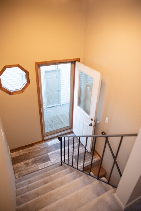 10646 Hummingbird St NW in Coon Rapids, MN - Foto de edificio