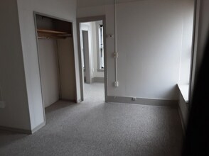 847 Massachusetts St in Lawrence, KS - Building Photo - Building Photo