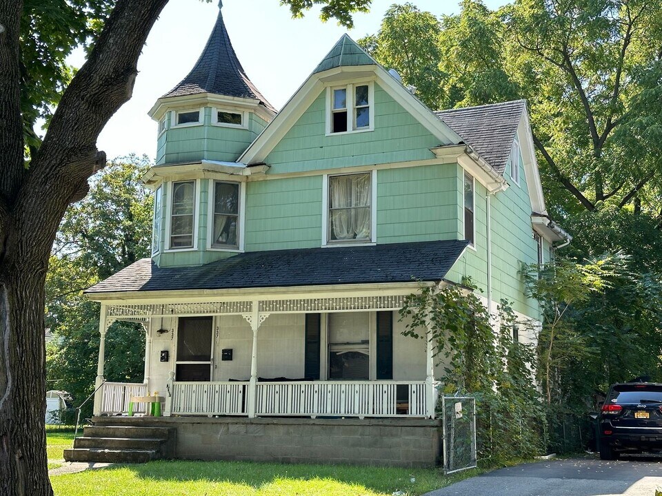 337 Magnolia St-Unit -DN in Rochester, NY - Building Photo