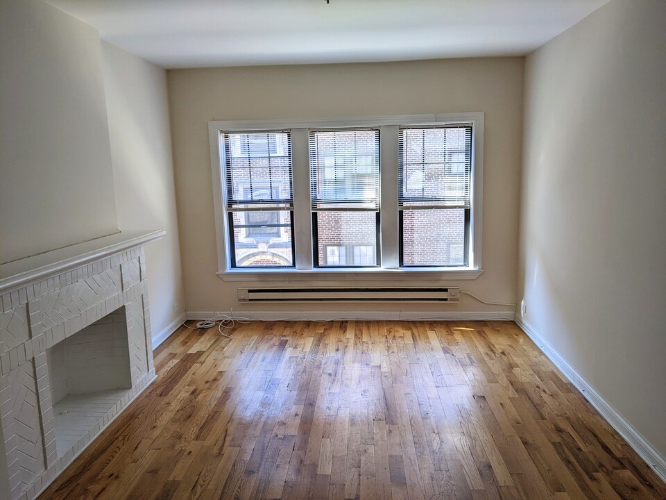 1312 Oak, Unit 1315-J1 in Evanston, IL - Building Photo