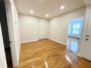 135 P St, Unit 1 in Boston, MA - Building Photo - Building Photo