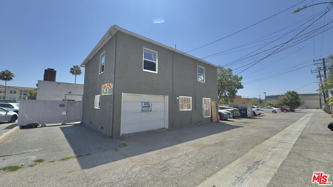 13555 Whittier Blvd in Montebello, CA - Building Photo