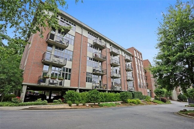 property at 640 Glen Iris Dr NE