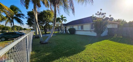 326 NW 8th Ave in Florida City, FL - Building Photo - Building Photo